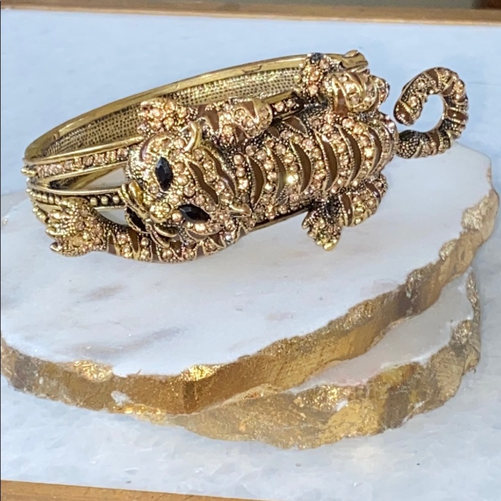 Beautiful Gold Crystal Cat Bracelet
